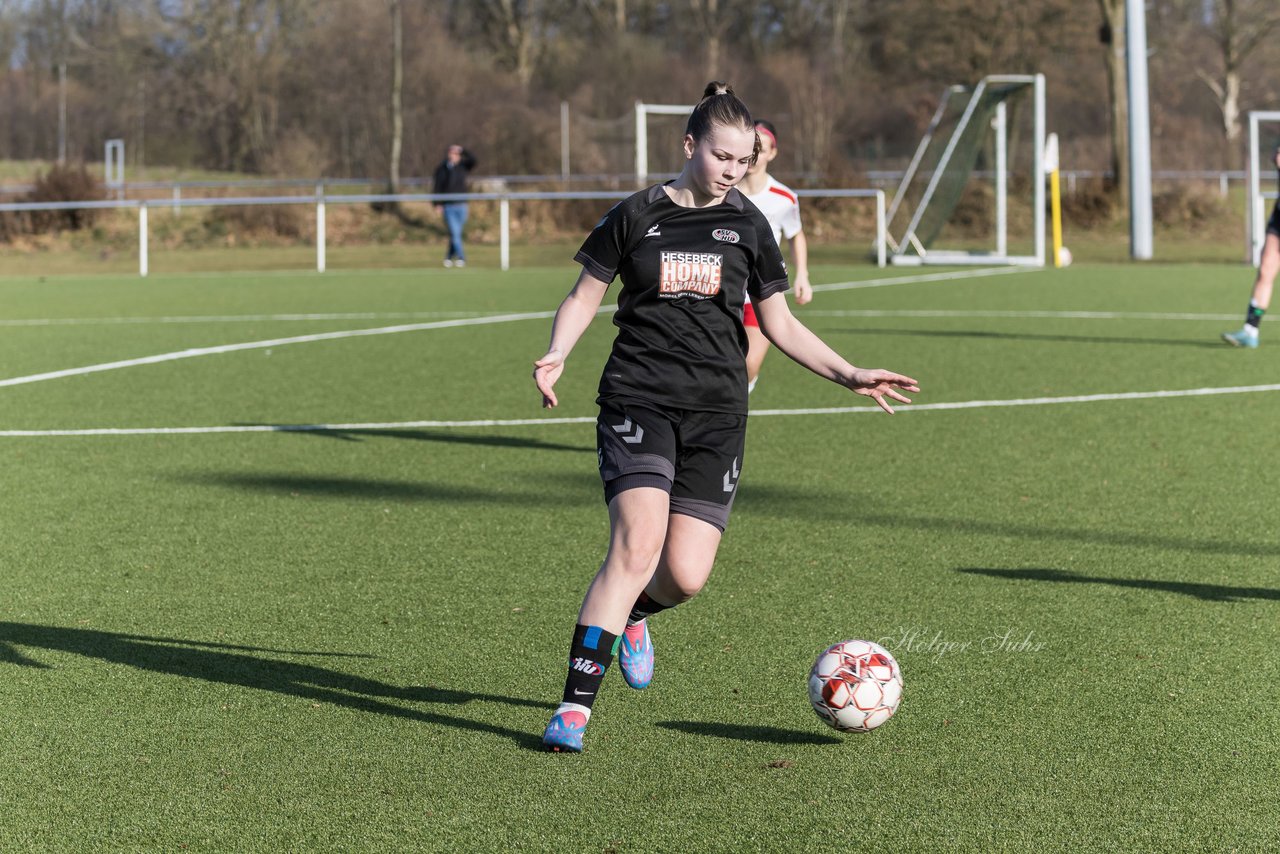 Bild 158 - wBJ SV Wahlstedt - SV Henstedt Ulzburg : Ergebnis: 0:1